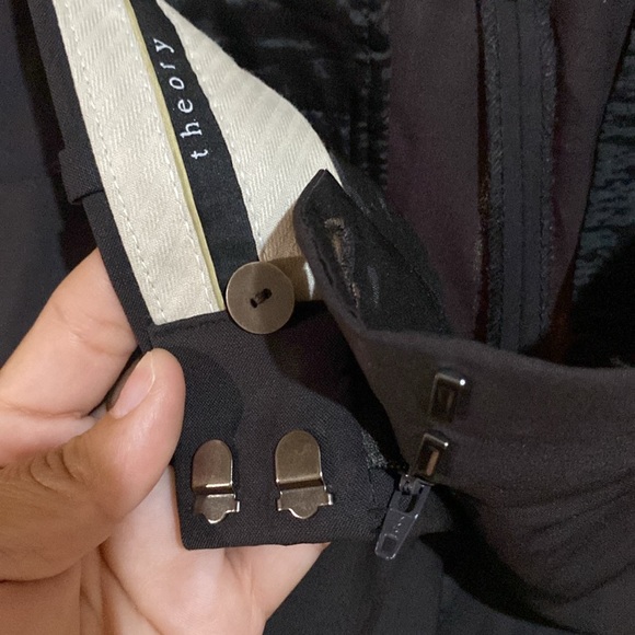 Theroy - Picture 3 of 10